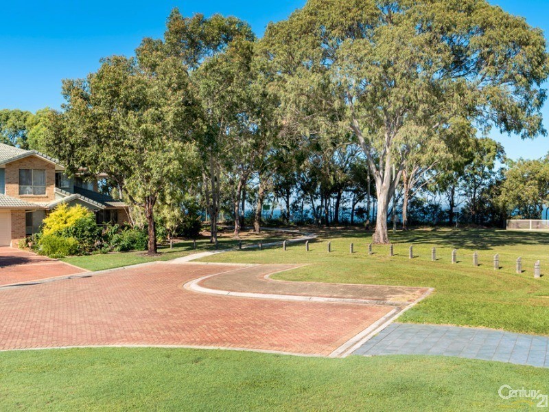 16 Ardel Place, Sandstone Point QLD 4511