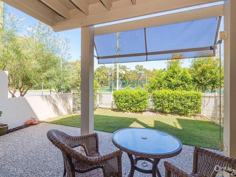 2/61 Toorbul Street, Bongaree QLD 4507