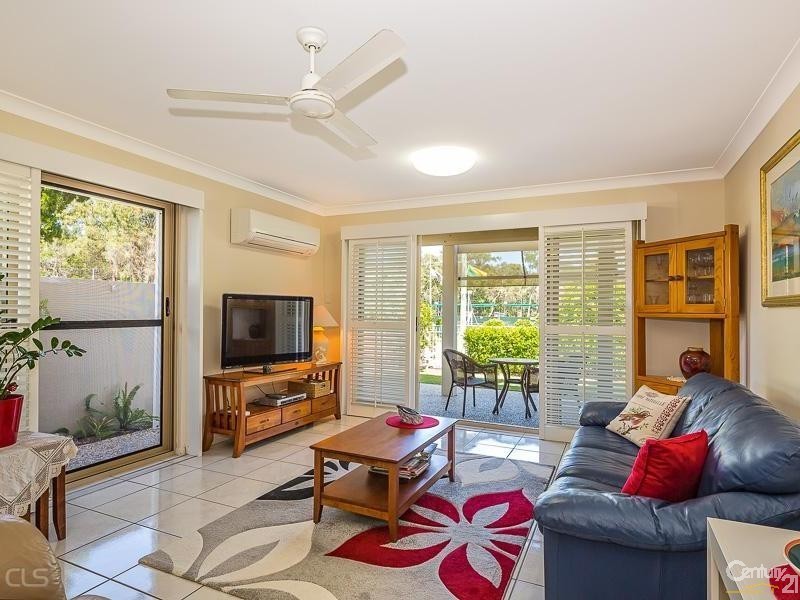 2/61 Toorbul Street, Bongaree QLD 4507