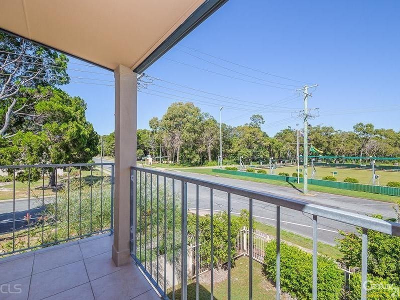 2/61 Toorbul Street, Bongaree QLD 4507