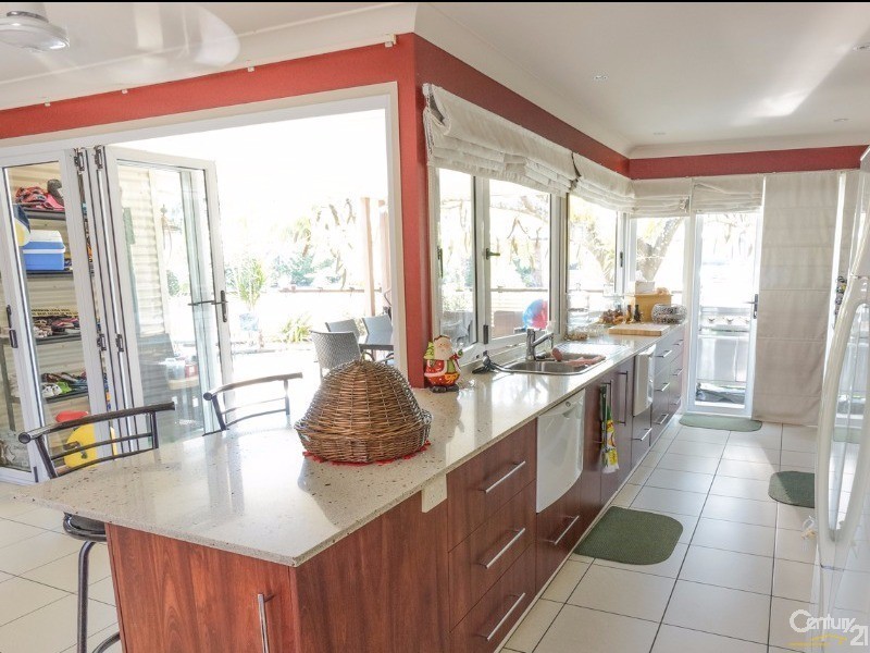 11 Allamanda Drive, Bongaree QLD 4507