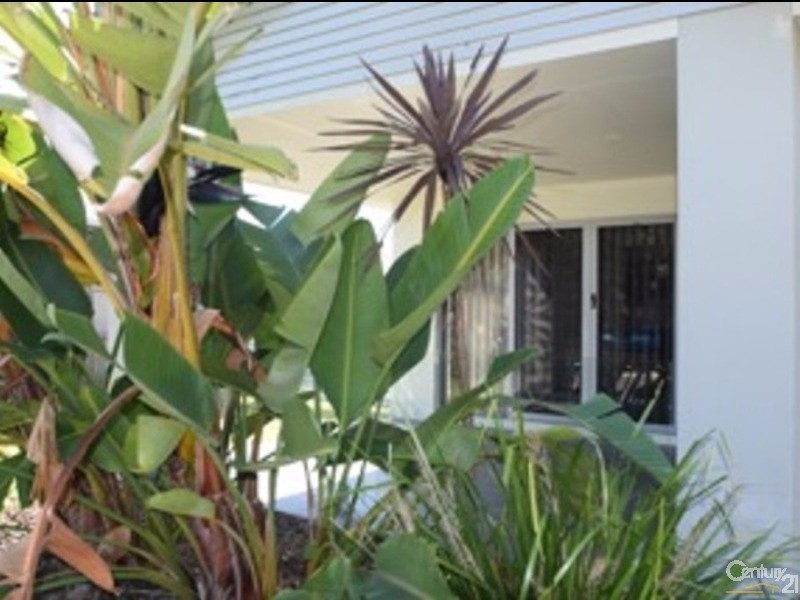 71 Sandstone Blvd, Ningi QLD 4511