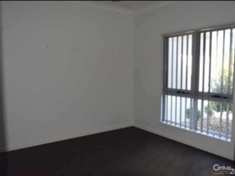 71 Sandstone Blvd, Ningi QLD 4511