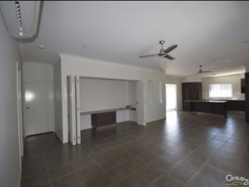 71 Sandstone Blvd, Ningi QLD 4511