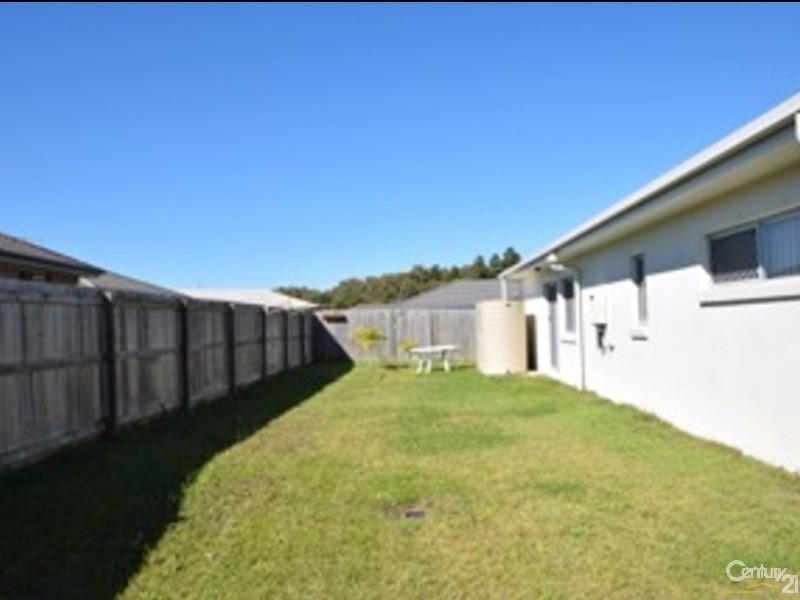 71 Sandstone Blvd, Ningi QLD 4511