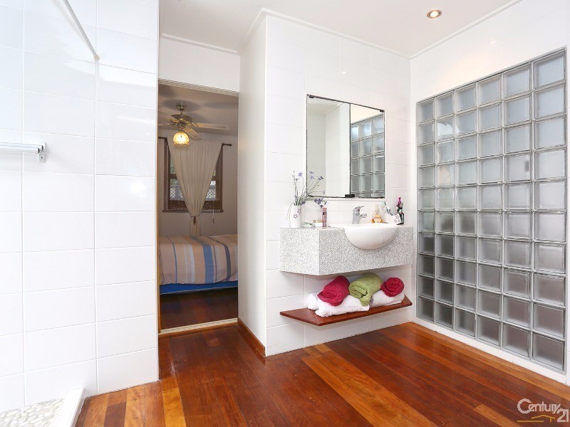 22 Bonham Street, Bongaree QLD 4507