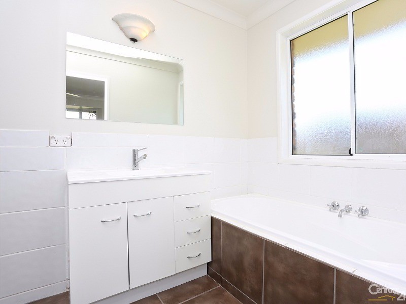 20 Perch Circuit, Sandstone Point QLD 4511