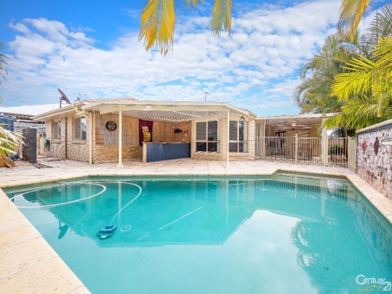 3 Reeders Street, Sandstone Point QLD 4511