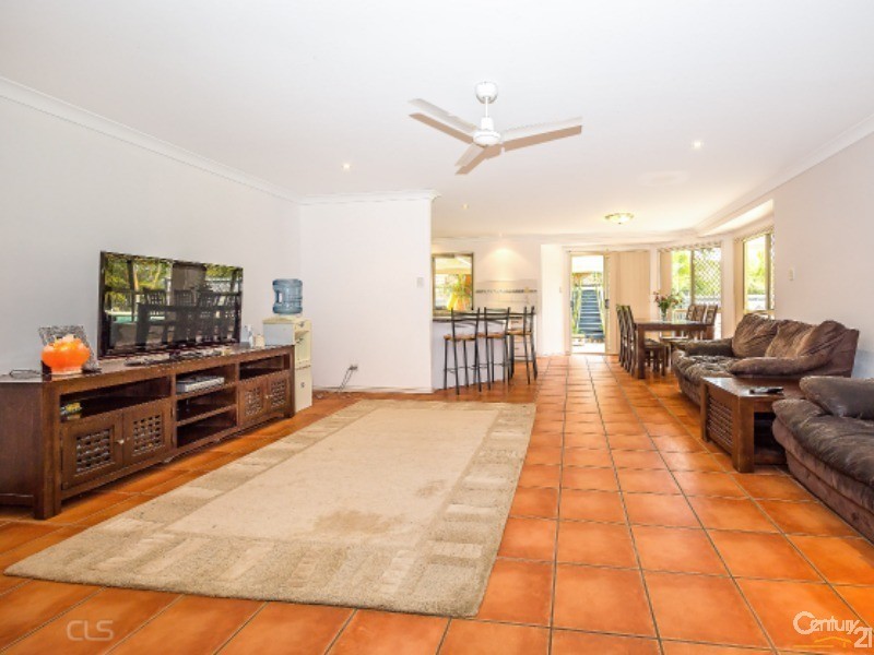 3 Reeders Street, Sandstone Point QLD 4511