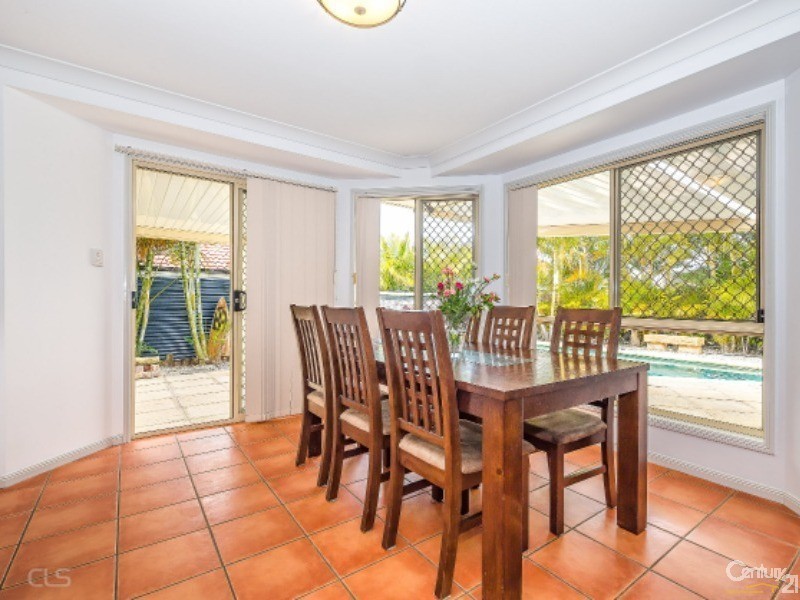 3 Reeders Street, Sandstone Point QLD 4511