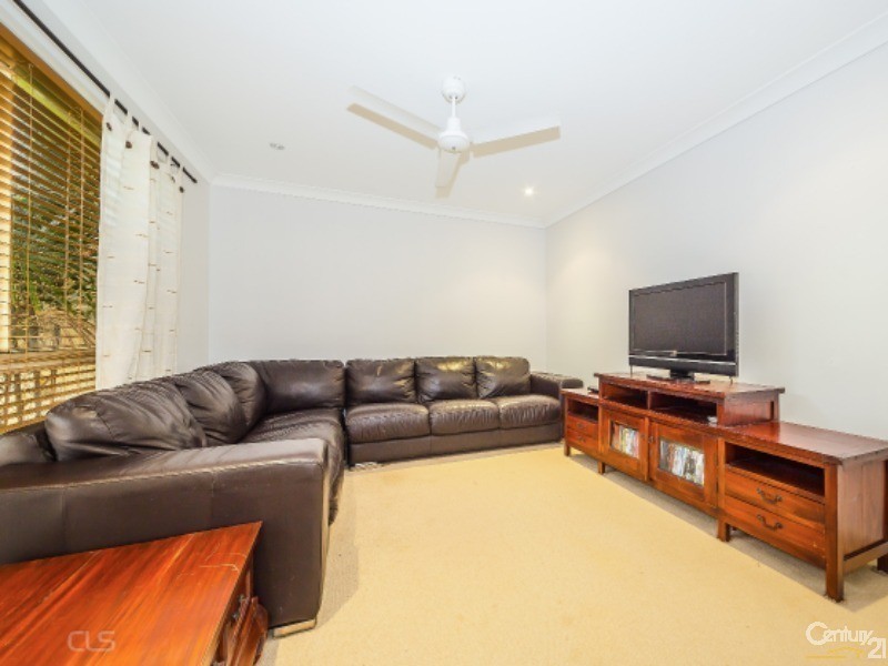3 Reeders Street, Sandstone Point QLD 4511