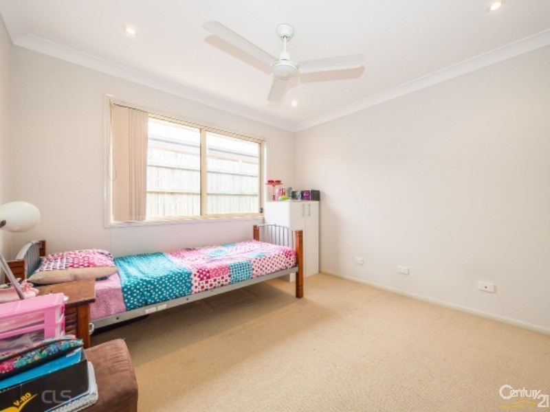 3 Reeders Street, Sandstone Point QLD 4511