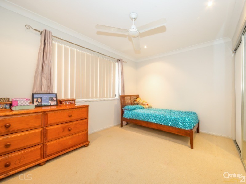 3 Reeders Street, Sandstone Point QLD 4511