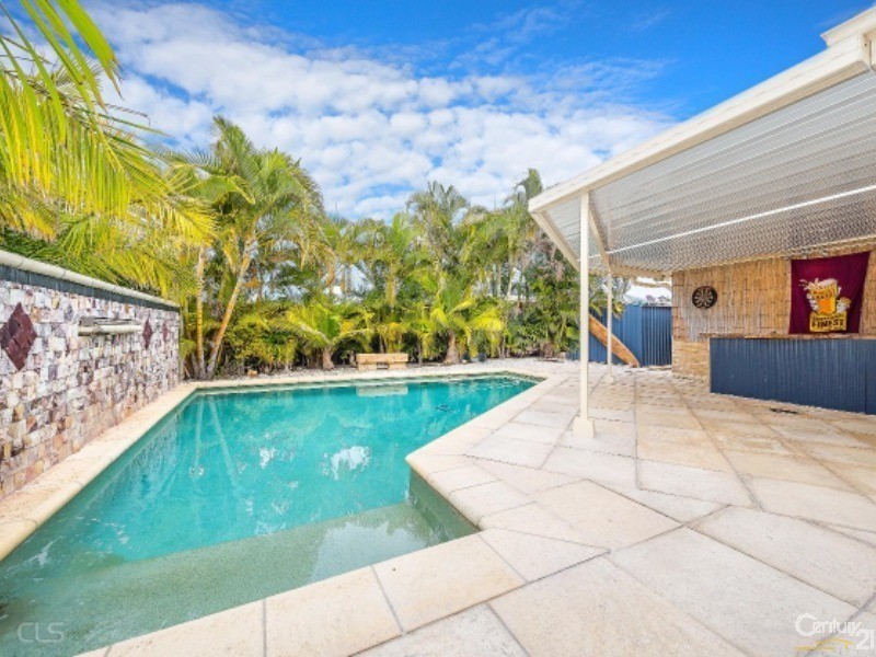 3 Reeders Street, Sandstone Point QLD 4511