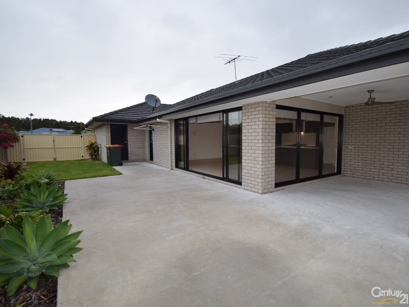 10 Ningi Waters Drive, Ningi QLD 4511