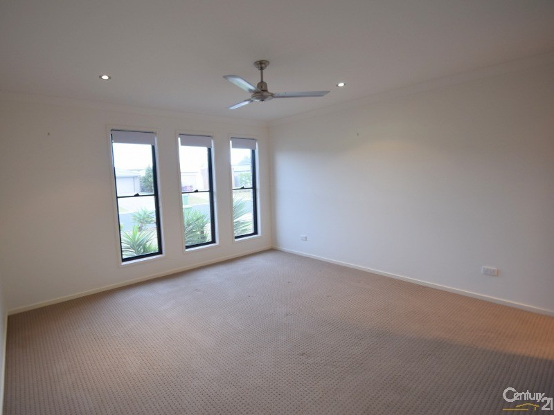 10 Ningi Waters Drive, Ningi QLD 4511