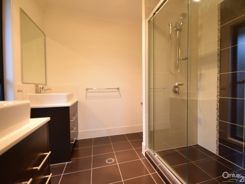 10 Ningi Waters Drive, Ningi QLD 4511