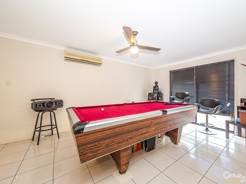 22 Tallow Crt, Sandstone Point QLD 4511