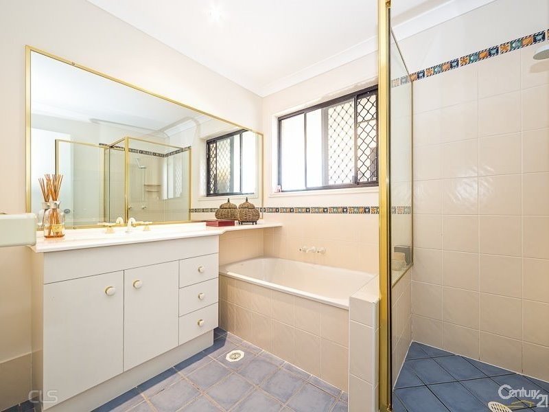 22 Tallow Crt, Sandstone Point QLD 4511