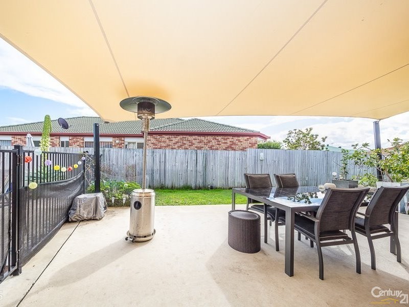 22 Tallow Crt, Sandstone Point QLD 4511