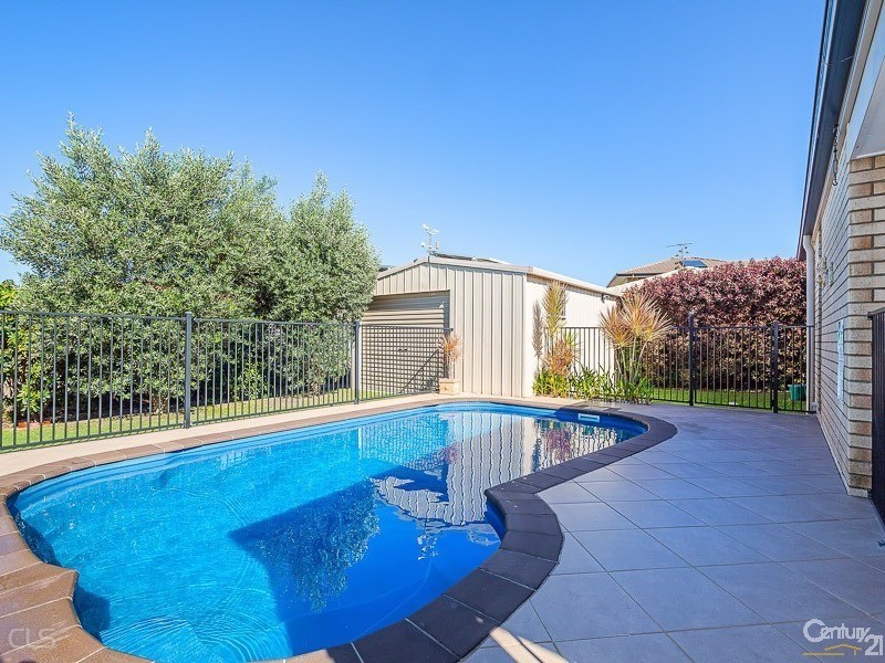 21 Eimeo Place, Sandstone Point QLD 4511