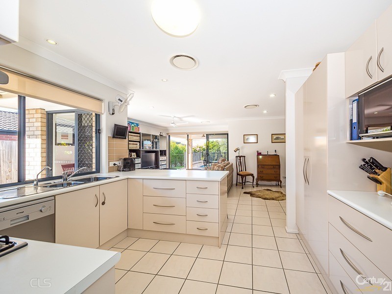 21 Eimeo Place, Sandstone Point QLD 4511
