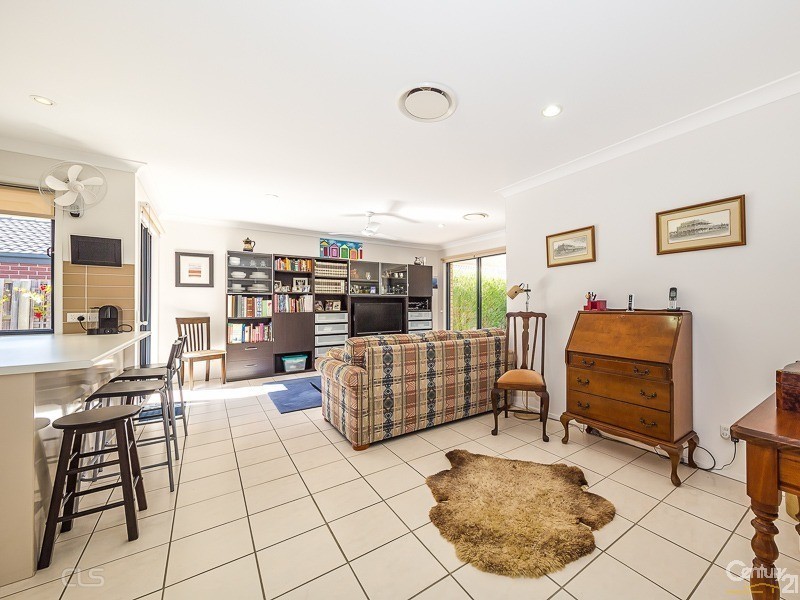 21 Eimeo Place, Sandstone Point QLD 4511