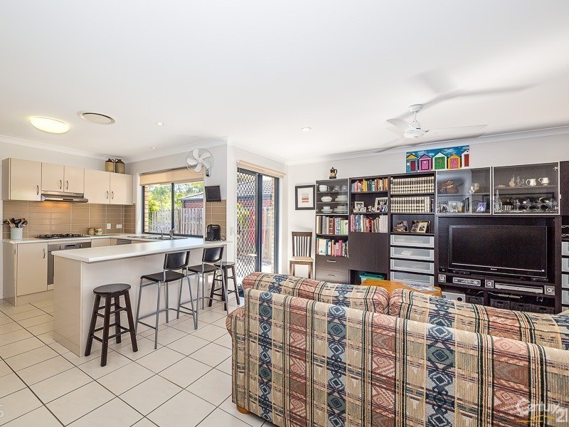 21 Eimeo Place, Sandstone Point QLD 4511