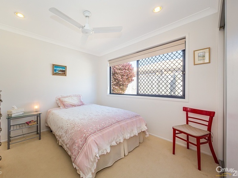 21 Eimeo Place, Sandstone Point QLD 4511