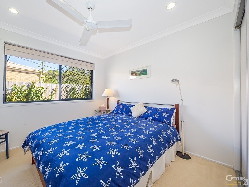 21 Eimeo Place, Sandstone Point QLD 4511