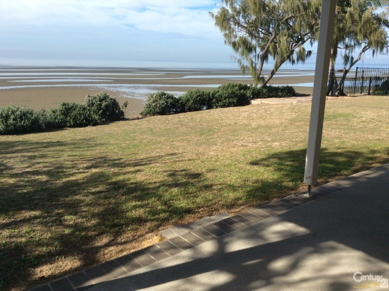27 Biggs Ave, Beachmere QLD 4510