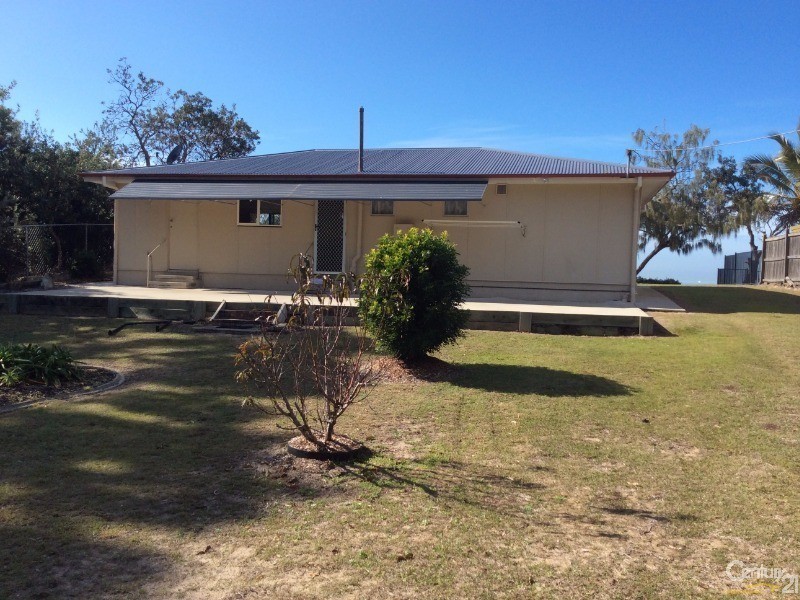 27 Biggs Ave, Beachmere QLD 4510