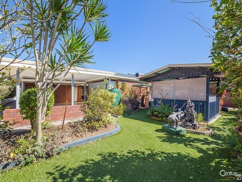 36 Gordon Crescent, Sandstone Point QLD 4511