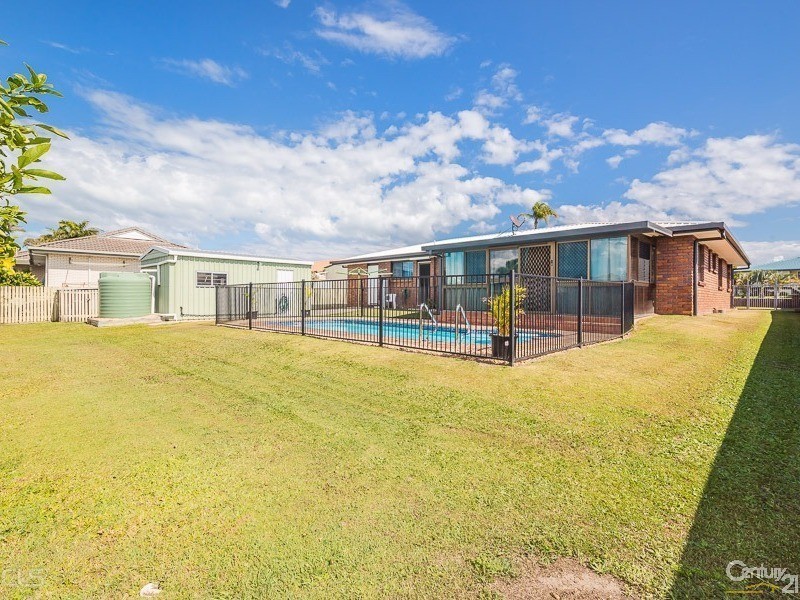 75 Bestmann Road East, Sandstone Point QLD 4511