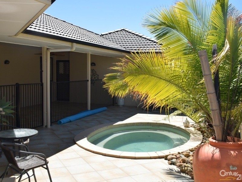 104 Marina Boulevard, Banksia Beach QLD 4507
