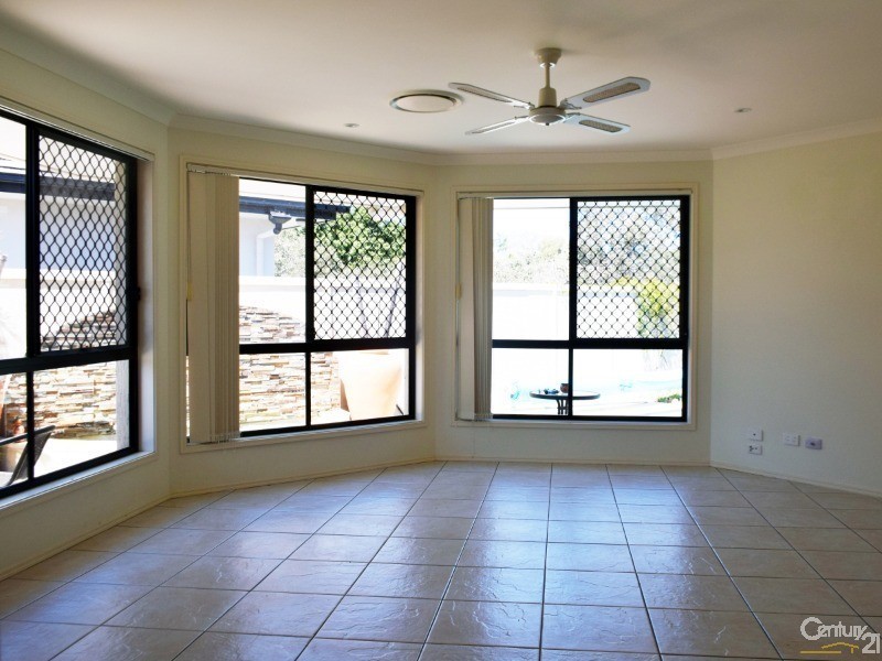 104 Marina Boulevard, Banksia Beach QLD 4507