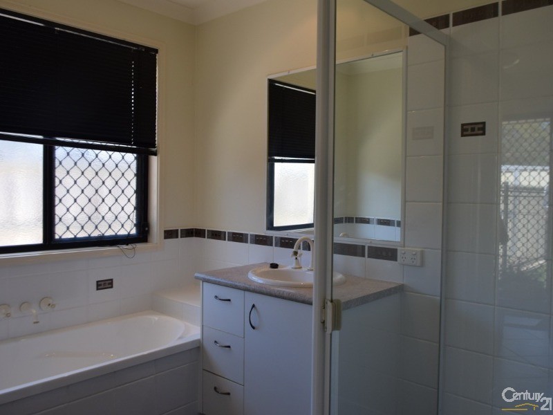 104 Marina Boulevard, Banksia Beach QLD 4507