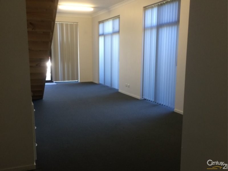 Unit 1/23-25 Skyreach Street, Caboolture QLD 4510