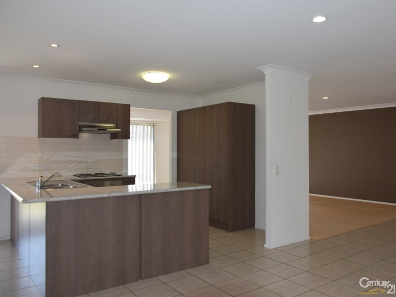 316 Bestmann Road, Sandstone Point QLD 4511