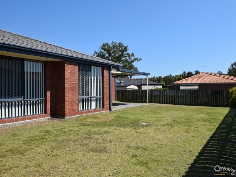 316 Bestmann Road, Sandstone Point QLD 4511