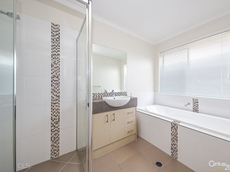 51 Ningi Waters Drive, Ningi QLD 4511