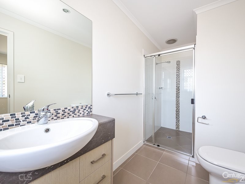 51 Ningi Waters Drive, Ningi QLD 4511