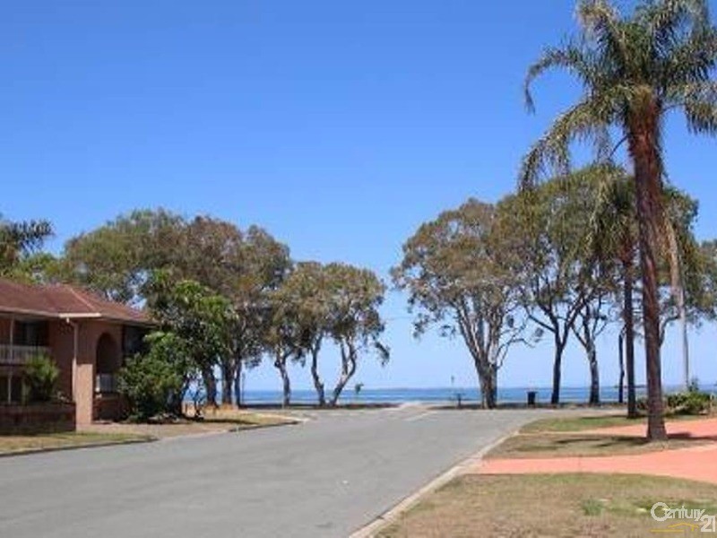 2/20 Winston Drive, Bongaree QLD 4507