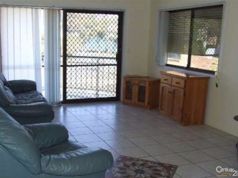 2/20 Winston Drive, Bongaree QLD 4507