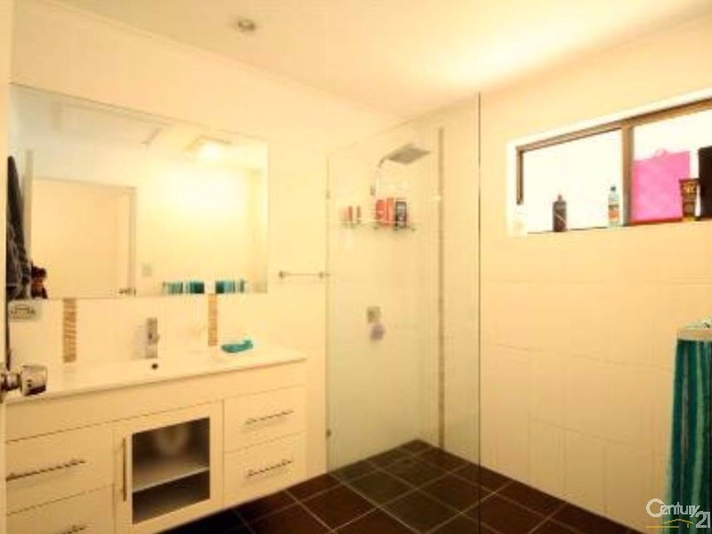 2/20 Winston Drive, Bongaree QLD 4507