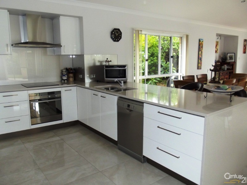 52 Pacific Drive, Banksia Beach QLD 4507