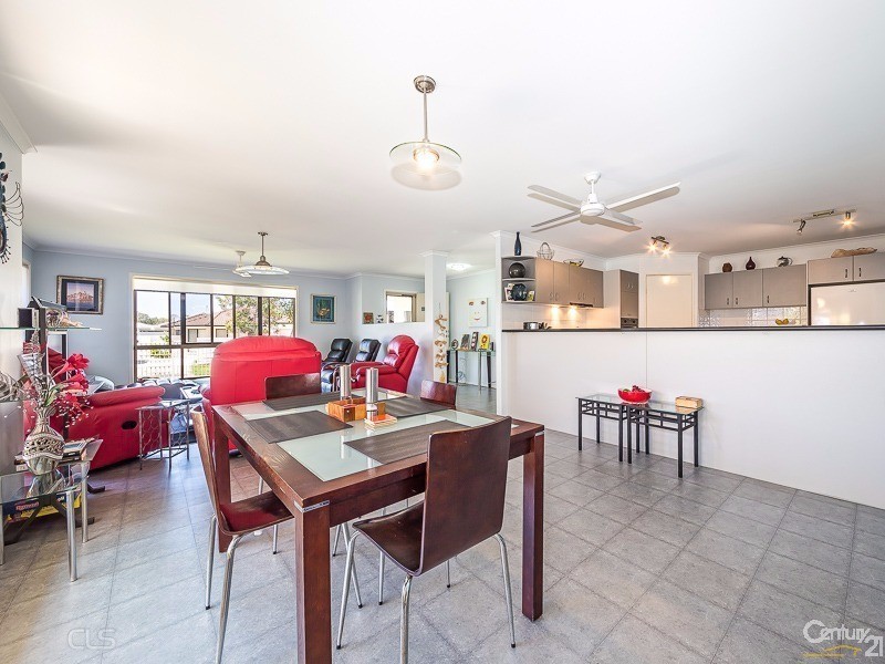 4 Biggera Court, Sandstone Point QLD 4511