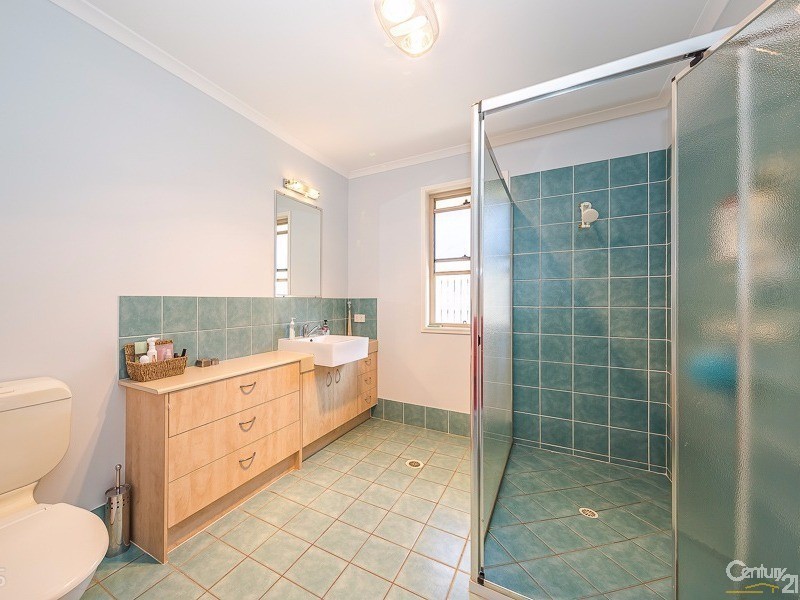 4 Biggera Court, Sandstone Point QLD 4511