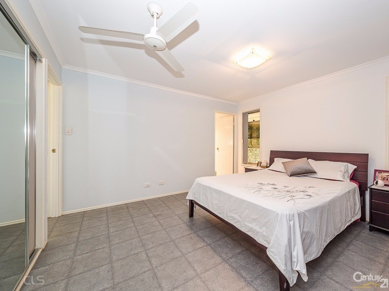 4 Biggera Court, Sandstone Point QLD 4511