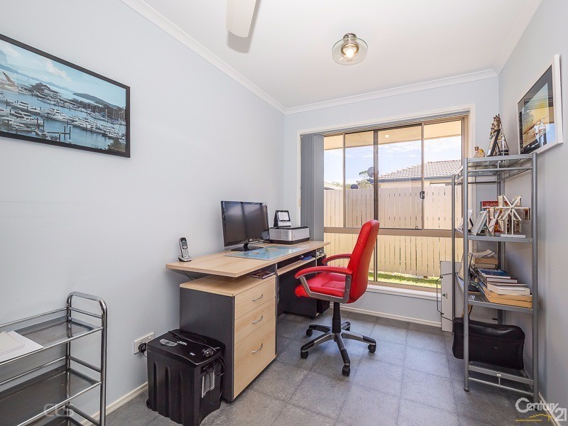 4 Biggera Court, Sandstone Point QLD 4511